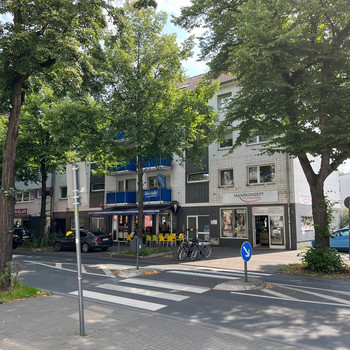 Wohn- und Geschäftshaus in zentraler Stadtteillage