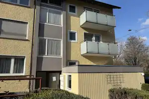 Freie 2-Zimmer-Wohnung mit Balkon und Garage zwischen Neckarpromenade und Kurpark – Stuttgart – Vorschaubild 2