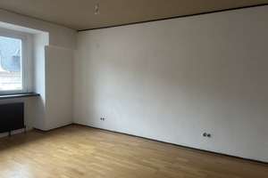 Großzügige Dachgeschosswohnung mit 4 Zimmern – renovierungsbedürftig. Sofort beziehbar. – Königsbergerstr. 38, 42277 Oberbarmen, Wuppertal – Vorschaubild 24