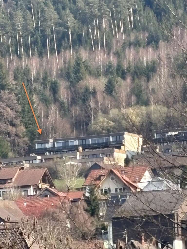 Immobilie in Baiersbronn - Beiersbronn-Klosterreichenbach! Tolle Ferienwohnung mit schöner Aussicht, Abstellraum und Carport - Bild 0