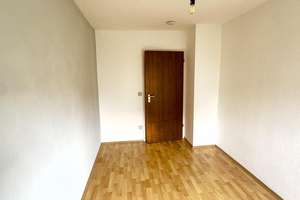 Helle 4-Zimmer-Wohnung mit Balkon & Garage in Korb - ideal für Paare – Die vollständige Adresse der Immobilie erhältst du vom Anbieter., 71404 Korb – Vorschaubild 9