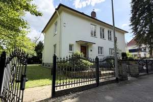 Luxuriöse Stadtvilla mit 305 m² Wohnfläche, großem Garten & hochwertiger Ausstattung I bezugsfertig