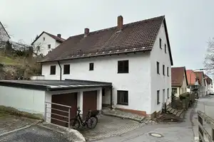 Viel Platz und viel mehr Optionen!
Charmantes Zweifamilienhaus am beliebten Hofberg nahe dem Zentru – Landshut – Vorschaubild 17