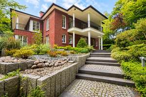 Exklusive Villa 
mit Pool, traumhaftem Garten & 3er-Garage 
in Hamburg-Wohldorf-Ohlstedt – Die vollständige Adresse der Immobilie erhältst du vom Anbieter., 22397 Wohldorf-Ohlstedt, Hamburg – Vorschaubild 30