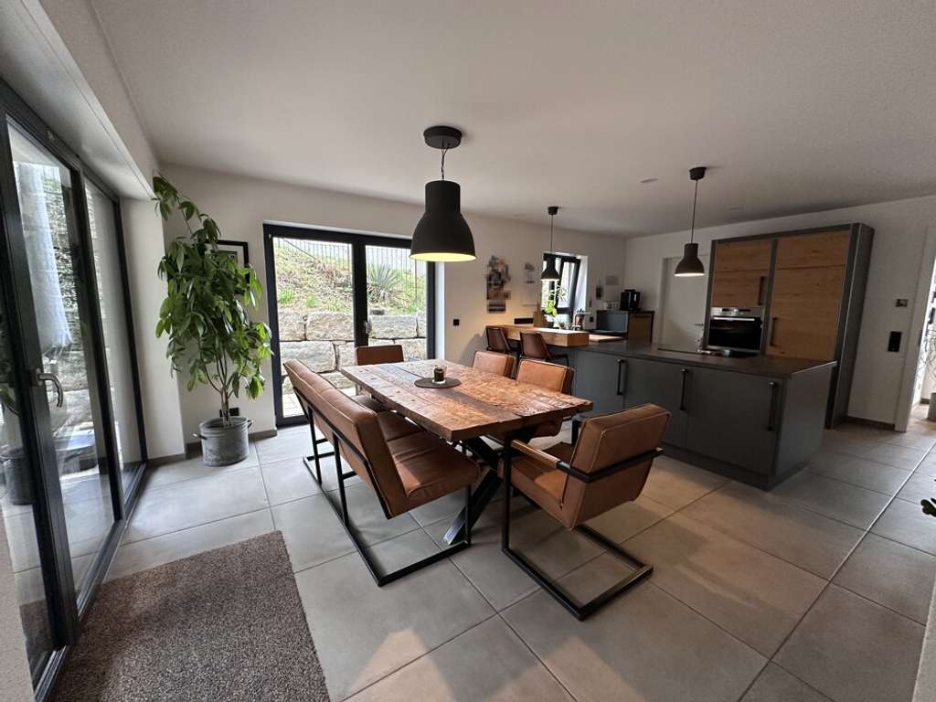 Immobilie in Leidersbach - Design trifft Komfort – Modernes Einfamilienhaus in Top-Zustand! - Bild 4