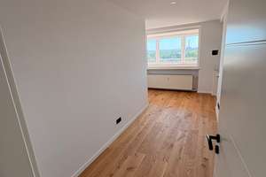 WG-Zimmer in 4-Zimmer-Wohnung in Erlangen