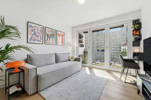 Mitte Design-Renoviert: Bezugsfrei, voll möbliert mit Fernsehturm-Blick