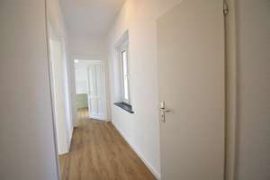 Renovierte Übergabe! 2-Zimmer-Altbau-Whg mit Balkon – Steubenstraße 2, 40599 Reisholz, Düsseldorf – Vorschaubild 2