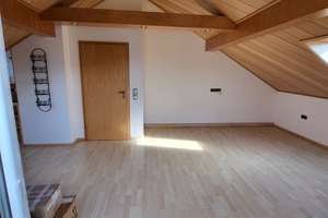 Wohnen mit Charakter: Drei-Zimmer-Dachgeschosswohnung in Reckendorf – Greifenklaustraße 6, 96182 Reckendorf – Vorschaubild 6