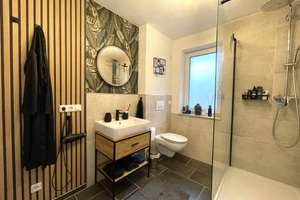 Büdingens beste Lage - Zweifamilienhaus mit *Garten*Pool*Sauna*Garagen – Die vollständige Adresse der Immobilie erhältst du vom Anbieter., 63654 Büdingen – Vorschaubild 19