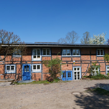 besondere Wohnung in historischer Wassermühle mit sehr großer Wohnküche