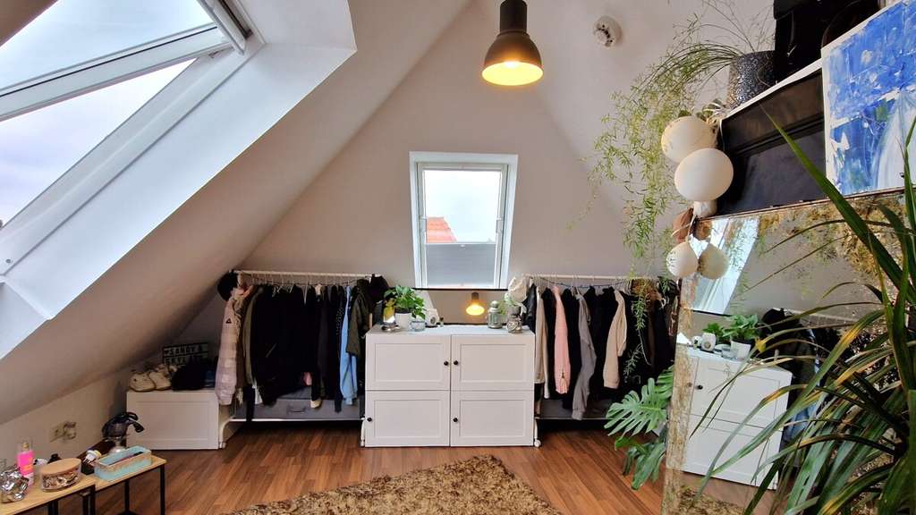 Immobilie in Stockelsdorf - 2-Zimmer DG Wohnung als perfekte Anlage!
- Zentral in 23617 Stockelsdorf  - - Bild 1