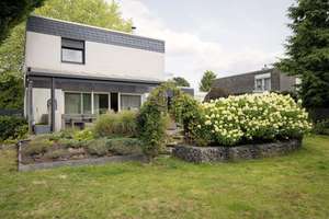 PROVISIONSFREI-Freistehendes Einfamilenhaus +Einliegerwhg,Garten,PV-Anlage/Klima,Garage+Stellplätze – Die vollständige Adresse der Immobilie erhältst du vom Anbieter., 47804 Forstwald, Krefeld – Vorschaubild 2