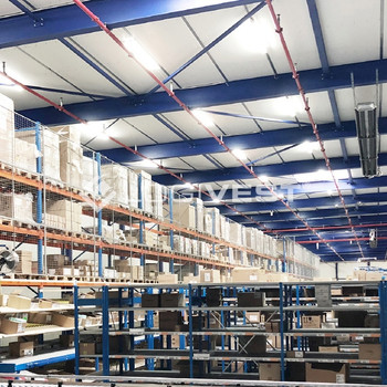 Vielseitige Lager- und Produktionsstätte mit Kran