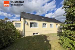 VIEL PLATZ FÜR DIE FAMILIE UND NUR NOCH RENOVIEREN: DOPPELHAUSHÄLFTE MIT UNTERKELLERUNG + GARAGE – Die vollständige Adresse der Immobilie erhältst du vom Anbieter., 17098 Friedland – Vorschaubild 7