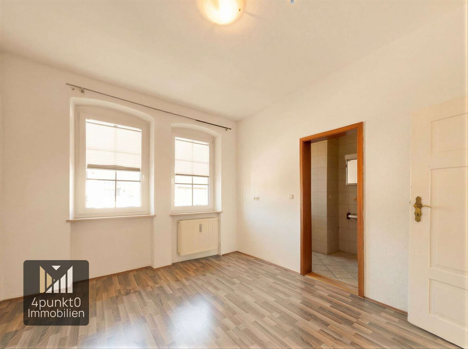 Immobilie in Treuchtlingen - Projektchance: MFH mit 4 Wohnungen, 295 m², Innenhof und 4 Garagen - Bild 3