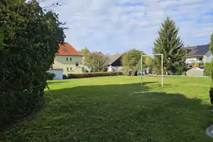 Zweifamilienhaus in schöner und ruhiger Wohnlage in Weiden- Ost zu verkaufen – Weiden in der Oberpfalz – Vorschaubild 2