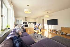 Barrierefreie 2-Zimmer-Garten-Wohnung mit Wasserblick, EBK, Fußbodenheizung und TG-Stellplatz! – Die vollständige Adresse der Immobilie erhältst du vom Anbieter., 10589 Charlottenburg, Berlin – Vorschaubild 4