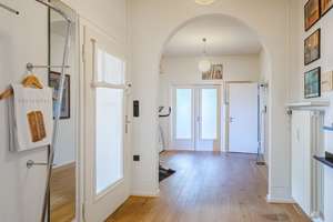 Viel Platz. Viel Charme. – 3–4-Zimmer-Wohnung in beliebter Wohnlage – Die vollständige Adresse der Immobilie erhältst du vom Anbieter., 28213 Neu-Schwachhausen, Bremen – Vorschaubild 3