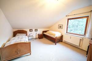 Zwei- bis Dreiparteienhaus in zentraler Lage  mit Einliegerwohnung und Ausbaupotenzial im DG – Betzengraben 2, 97299 Zell am Main – Vorschaubild 14
