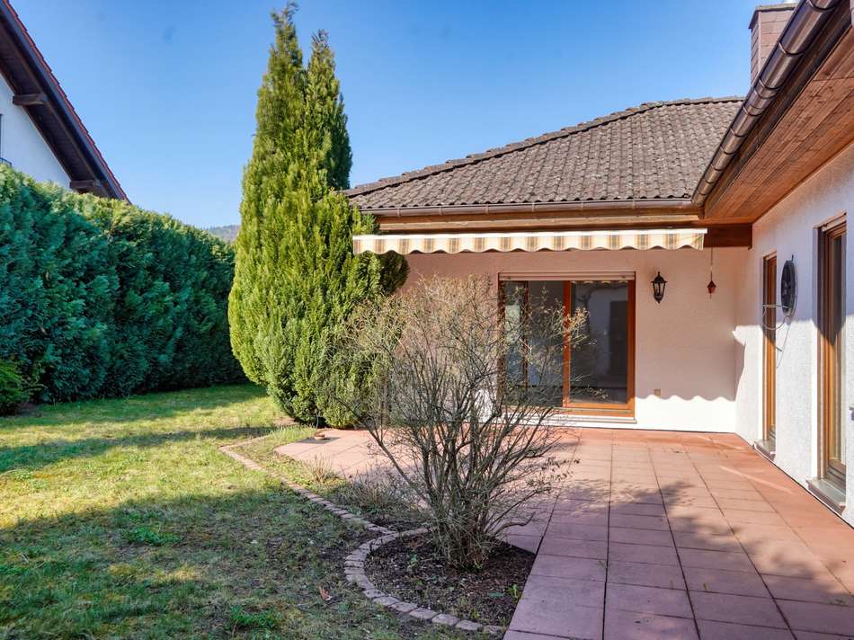 die sonnige Südterrasse