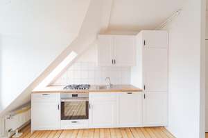 Charmante DG-Wohnung  - renoviert, mit neuer EBK und separatem Speicher in Lübeck – Schwartauer Allee 121, 23554 Sankt Lorenz Nord, Lübeck – Vorschaubild 2