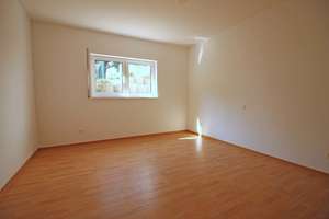 Traumhafte Feldrandlage mit Terrasse – Die vollständige Adresse der Immobilie erhältst du vom Anbieter., 35606 Solms – Vorschaubild 3