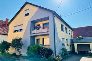 *PREISREDUZIERUNG* Energetisch modernisiertes 2-Fam.-Wohnhaus mit zusätzlich ausgeb. Dachgeschoss i – Die vollständige Adresse der Immobilie erhältst du vom Anbieter., 97461 Hofheim in Unterfranken – Vorschaubild 3