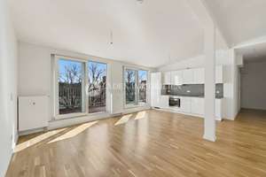2025 FERTIG! Neue 77m² Dachgeschosswohnung Friedrichshain: Südblick, XXL Terrasse, 3 Zi.! – Grünberger Straße 65, 10245 Friedrichshain, Berlin – Vorschaubild 3