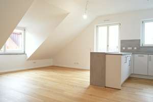 Exklusive Dachgeschosswohnung am Pfanzeltplatz 15a 