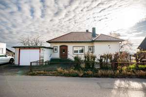 Viel Platz zum Leben: Einfamilienhaus mit Garten, Kamin und Rückzugsorten – Die vollständige Adresse der Immobilie erhältst du vom Anbieter., 89155 Erbach – Vorschaubild 1