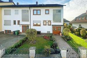 Charmantes, ruhig gelegenes und familienfreundliches Reihenendhaus mit idyllischem Garten und Garage – Die vollständige Adresse der Immobilie erhältst du vom Anbieter., 96231 Bad Staffelstein – Vorschaubild 2