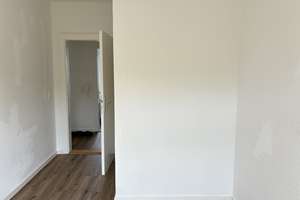 2,5 Zimmerwohnung mit Balkon! – Masurenring 83, 24149 Neumühlen-Dietrichsdorf, Kiel – Vorschaubild 2