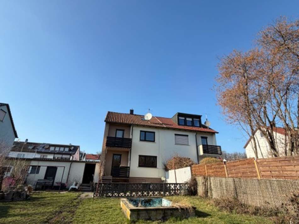 Hausrückseite m. Garten