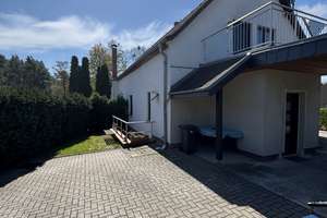 Gepflegte Doppelhaushälfte mit Garten, Garage, Terrasse und großzügiger Galerie