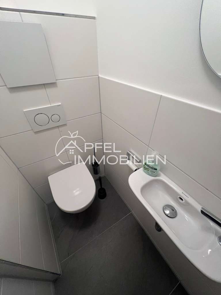 Immobilie in Metzingen - Wohnen mit Fernblick - Gepflegte 4,5-Zimmer-Eigentumswohnung in ruhiger Lage - Bild 2