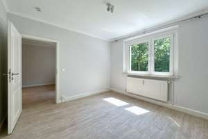 Hochwertige 3-Zimmer-Wohnung mit exklusiver Einbauküche, verglaster Südloggia & PKW-Stellplatz – Sternberger Straße 12, 18109 Lichtenhagen, Rostock – Vorschaubild 13