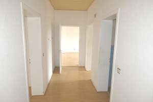 Dreifamilienhaus in DU-Neumühl, mit großem Baugrundstück, 8 Garagen und Mietsteigerungspotential! – Die vollständige Adresse der Immobilie erhältst du vom Anbieter., 47166 Neumühl, Duisburg – Vorschaubild 9