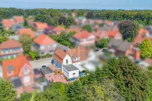 Nordseenähe - Zentrale Doppelhaushälfte mit Sonnenterrasse in Norden