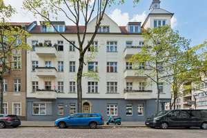 Charmante Altbauwohnung mit klassischem Flair und Balkon in Wilhelmstadt – 13595 Wilhelmstadt, Berlin – Vorschaubild 2