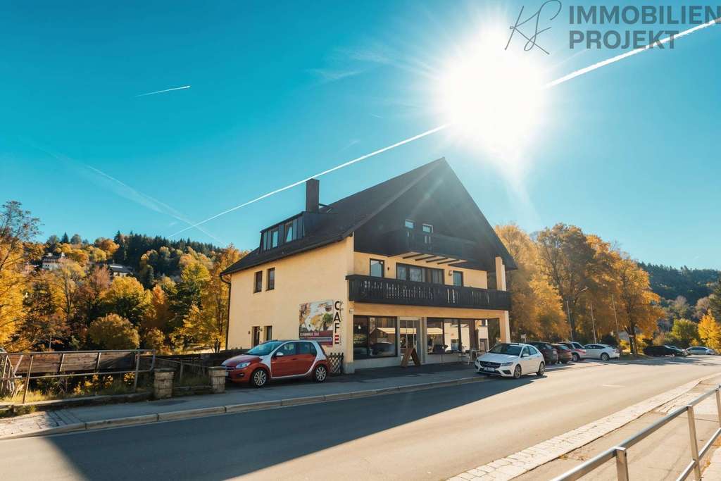 Immobilie in Warmensteinach - Wohn- u. Geschäftshaus am Kurpark – Renditestark, flexibel und mit 10 Stellplätzen - Bild 1