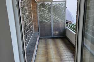 Charmante 1,5-Zimmer Wohnung im 1. OG mit Balkon in Lierenfeld