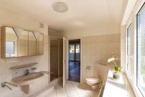 Großzügige Maisonette-Endetagen-Wohnung mit Fahrstuhl + Dachterrasse + Küchenbalkon + TG-Stellplatz! – Die vollständige Adresse der Immobilie erhältst du vom Anbieter., 22459 Niendorf, Hamburg – Vorschaubild 13