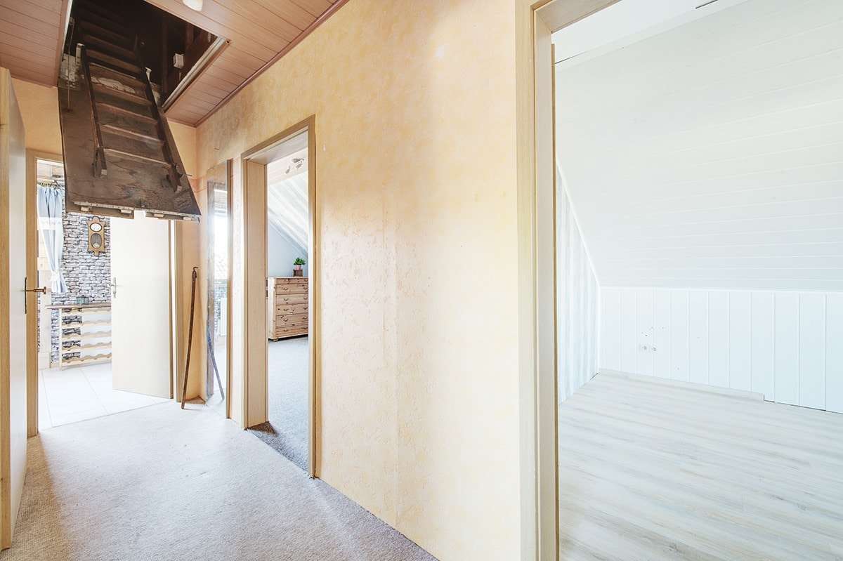 Immobilie in Weyerbusch - Ein-/Zweifamilienhaus in ruhiger Wohngegend mit nahezu ebenerdigem Gartengrundstück und Doppelgarage - Bild 7