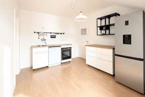 Charmante Dachgeschosswohnung mit großzügiger Wohnküche in Friedrichstadt – Die vollständige Adresse der Immobilie erhältst du vom Anbieter., 40215 Friedrichstadt, Düsseldorf – Vorschaubild 1