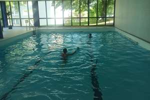 Lichtdurchflutete 3-Zimmer-Wohnung, Balkon, Klimaanlage und Schwimmbad – fußläufig zur Universität 