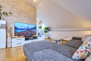 Lichtdurchflutete, charmante Dachgeschosswohnung mit Südbalkon in bester Lage! – München – Vorschaubild 10