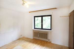 Einfamilienhaus mit Einliegerwohnung in ruhiger Lage! – Die vollständige Adresse der Immobilie erhältst du vom Anbieter., 73560 Böbingen an der Rems – Vorschaubild 4