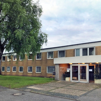 Helle und preiswerte Büro - und Hallenflächen