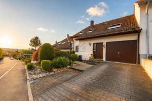 * Familienfreundliches Kettenhaus in begehrter Wohnlage von Ulm-Söflingen - mit Garage, Kaminofen 